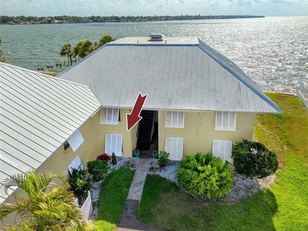 7310 Sunshine Skyway Lane S St Petersburg FL 33711