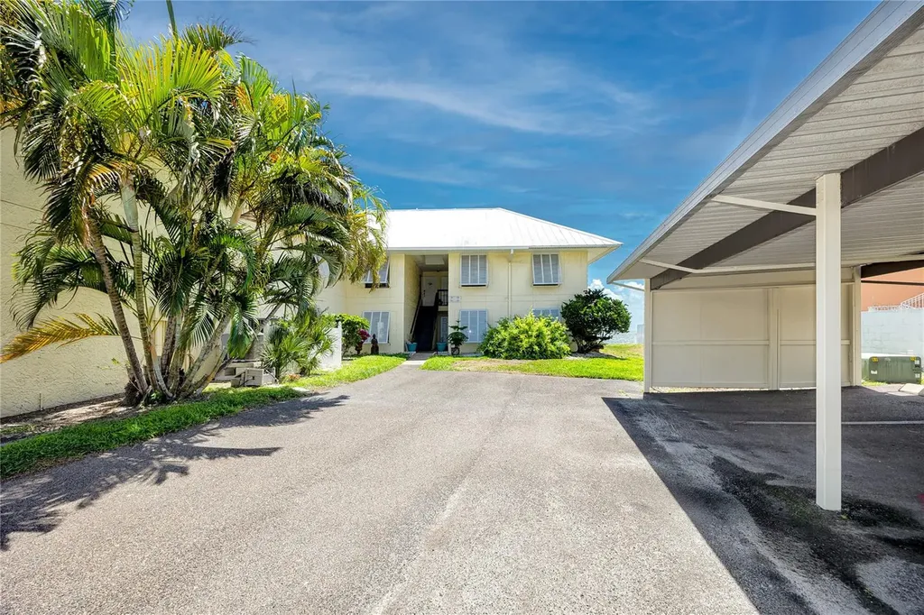 7310 Sunshine Skyway Lane S St Petersburg FL 33711