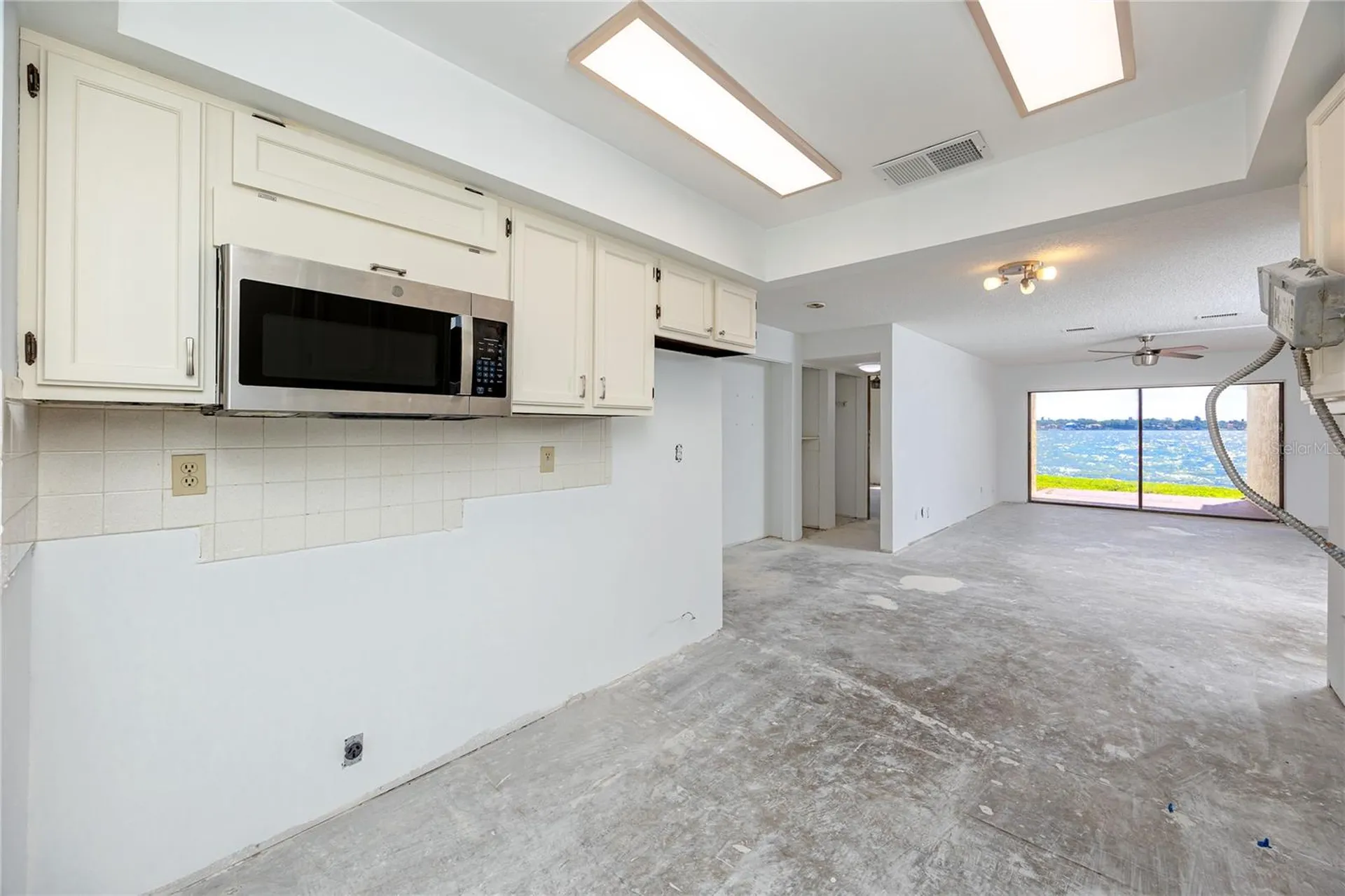 7310 Sunshine Skyway Lane S St Petersburg FL 33711