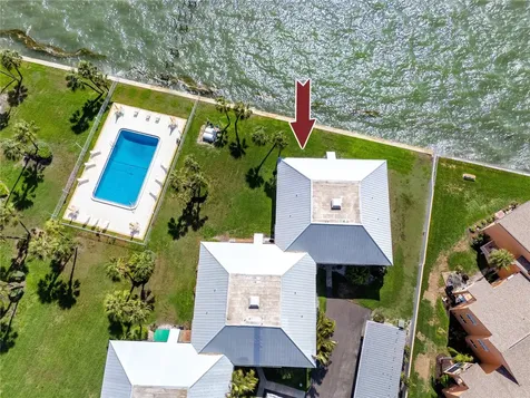7310 Sunshine Skyway Lane S St Petersburg FL 33711