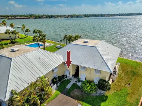 7310 Sunshine Skyway Lane S St Petersburg FL 33711