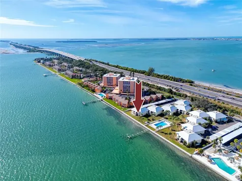 7310 Sunshine Skyway Lane S St Petersburg FL 33711