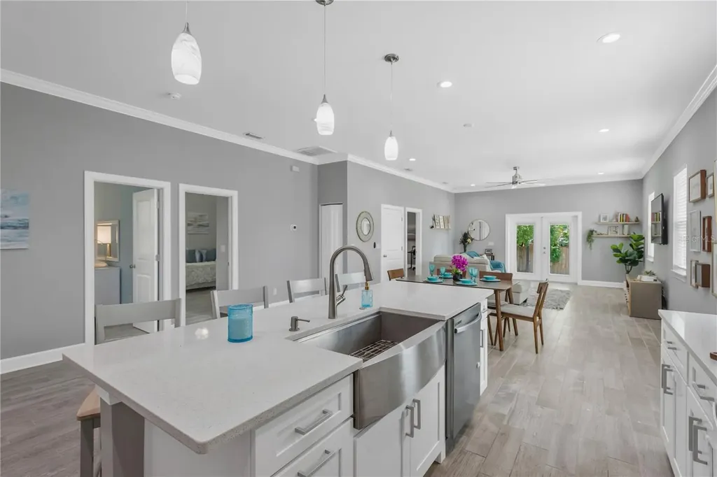 2524 Lake Ellen Lane Tampa FL 33618