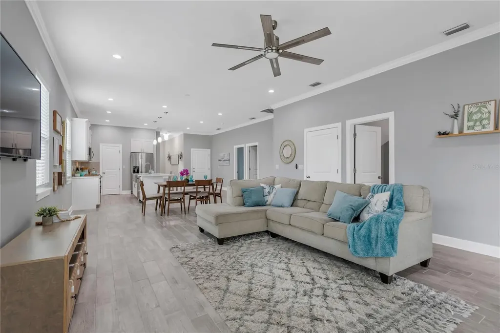 2524 Lake Ellen Lane Tampa FL 33618