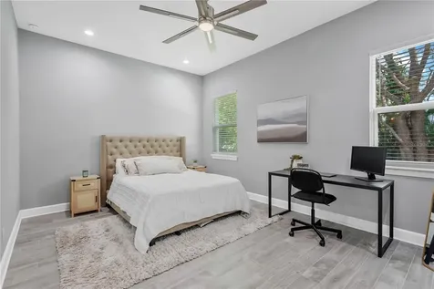 2524 Lake Ellen Lane Tampa FL 33618