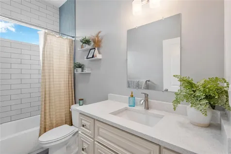 2524 Lake Ellen Lane Tampa FL 33618