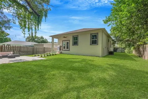 2524 Lake Ellen Lane Tampa FL 33618