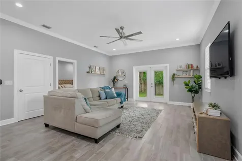 2524 Lake Ellen Lane Tampa FL 33618