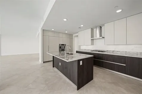 2900 W Bay To Bay Boulevard Tampa FL 33629
