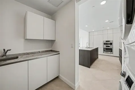 2900 W Bay To Bay Boulevard Tampa FL 33629