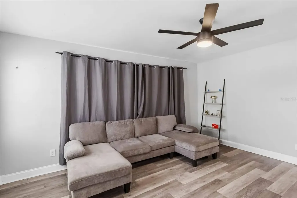 7012 40th Avenue N St Petersburg FL 33709
