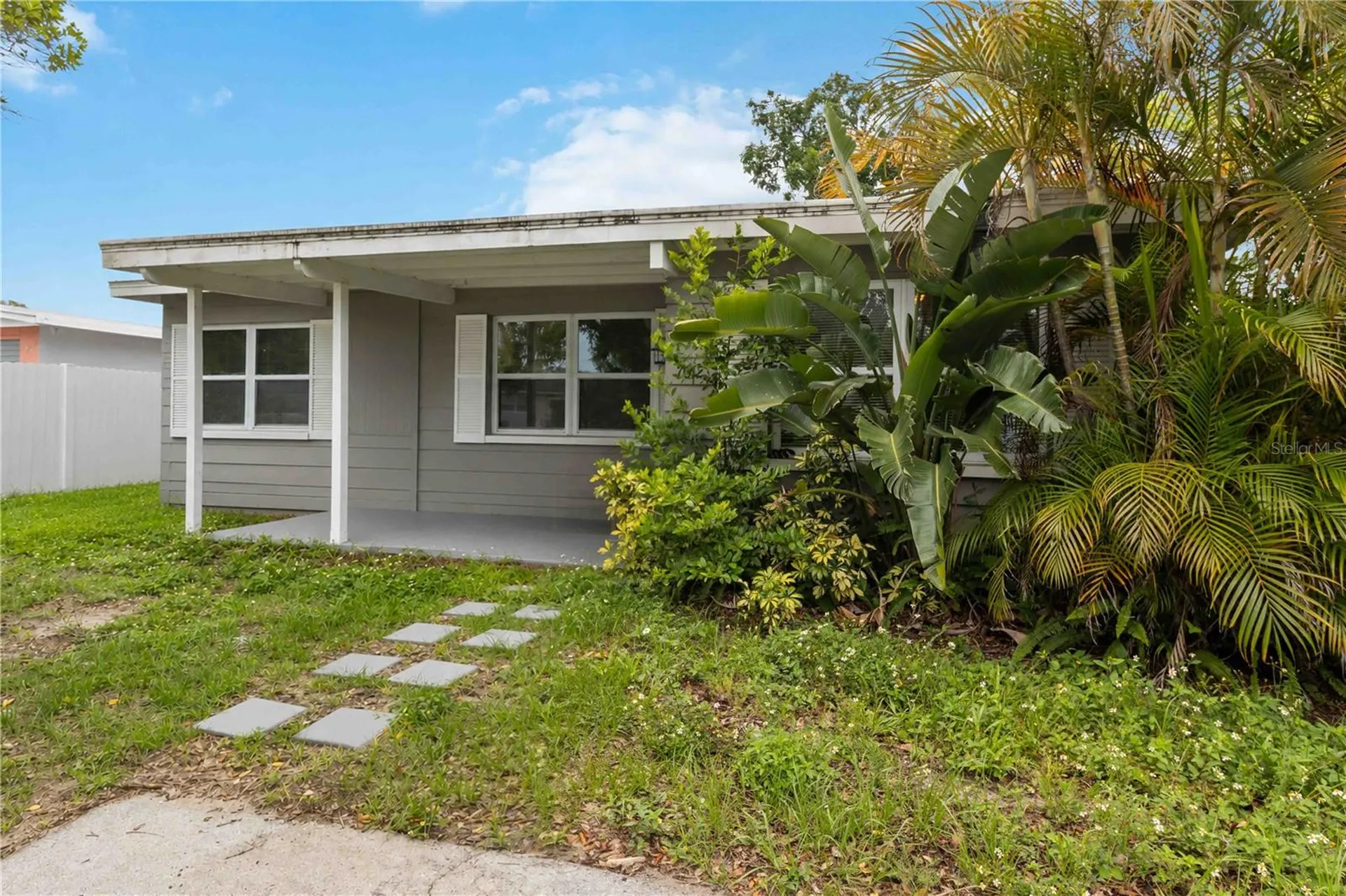 7012 40th Avenue N St Petersburg FL 33709