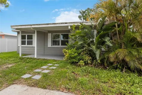 7012 40th Avenue N St Petersburg FL 33709