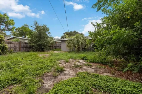 7012 40th Avenue N St Petersburg FL 33709