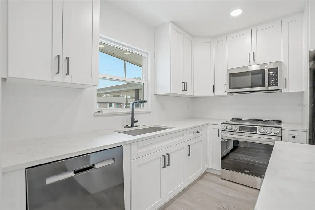 529 Firefly Lane Apollo Beach FL 33572