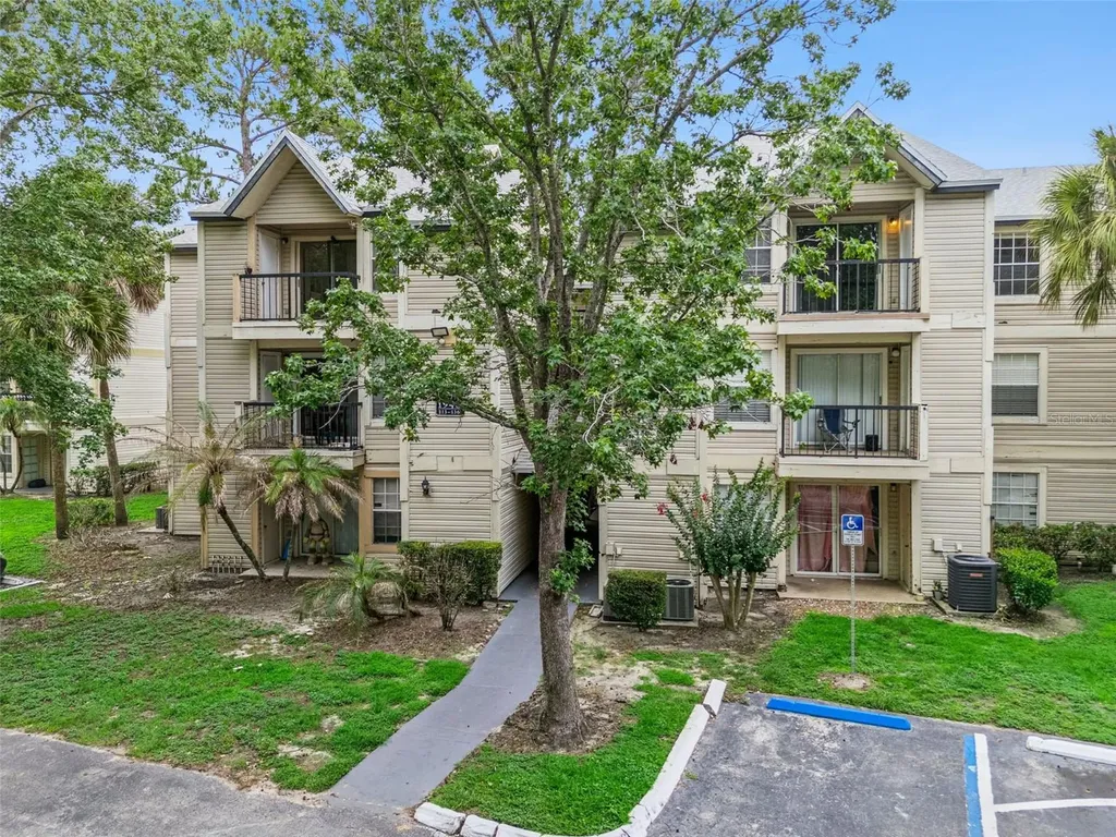 1948 Lake Atriums Circle Orlando FL 32839