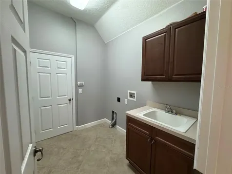 142 Harrington Court Davenport FL 33837