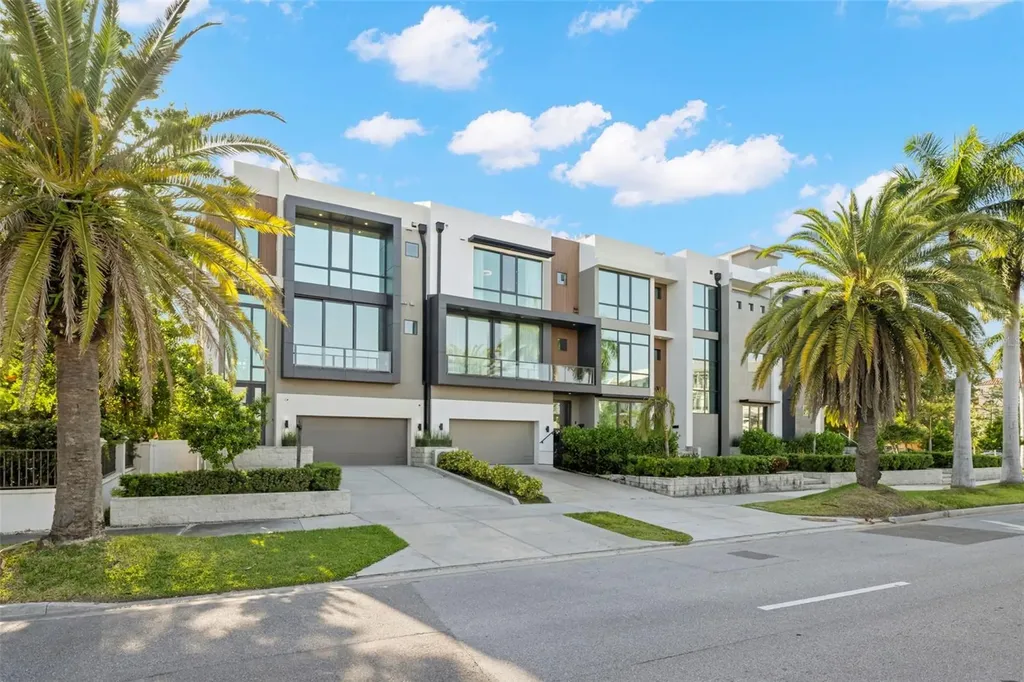 98 W Davis Boulevard Tampa FL 33606