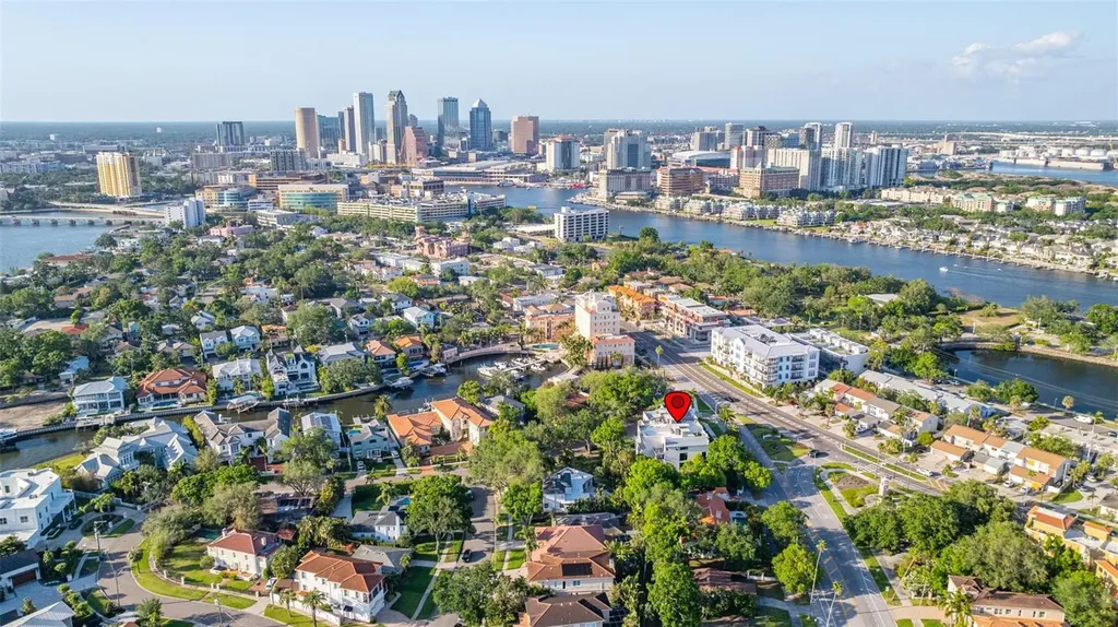 98 W Davis Boulevard Tampa FL 33606