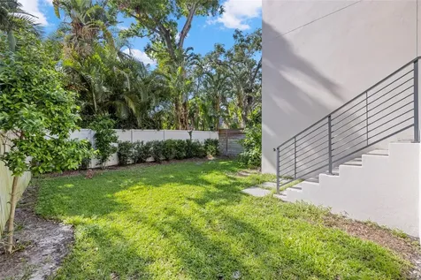 98 W Davis Boulevard Tampa FL 33606