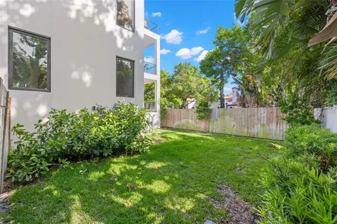 98 W Davis Boulevard Tampa FL 33606
