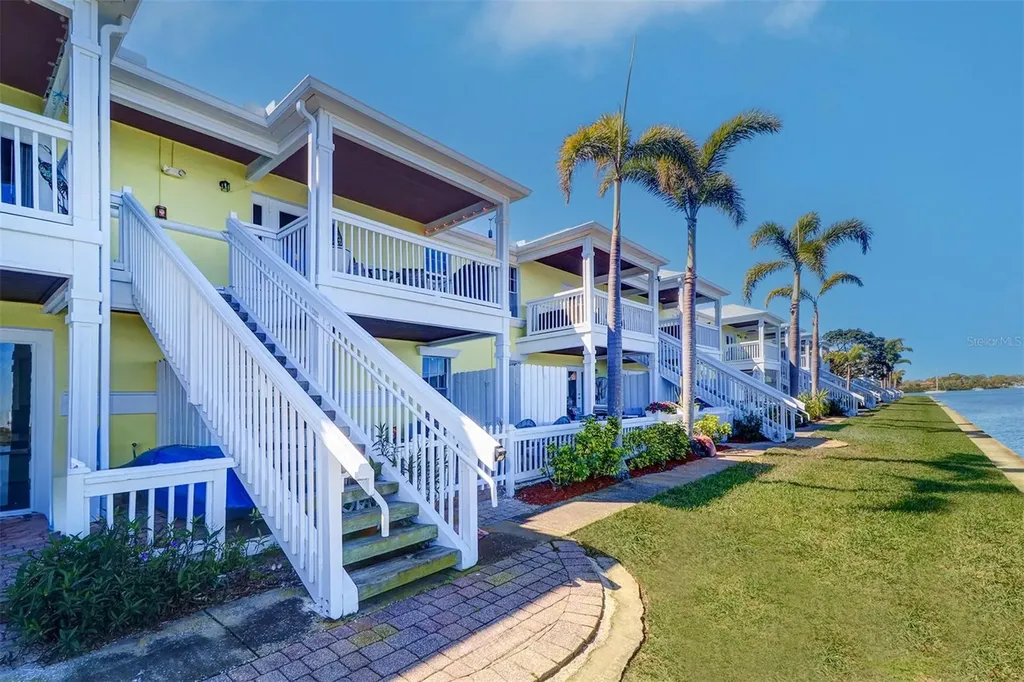 225 Pompano Drive SE St Petersburg FL 33705