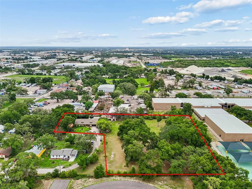 5105 N 45th Street Tampa FL 33610