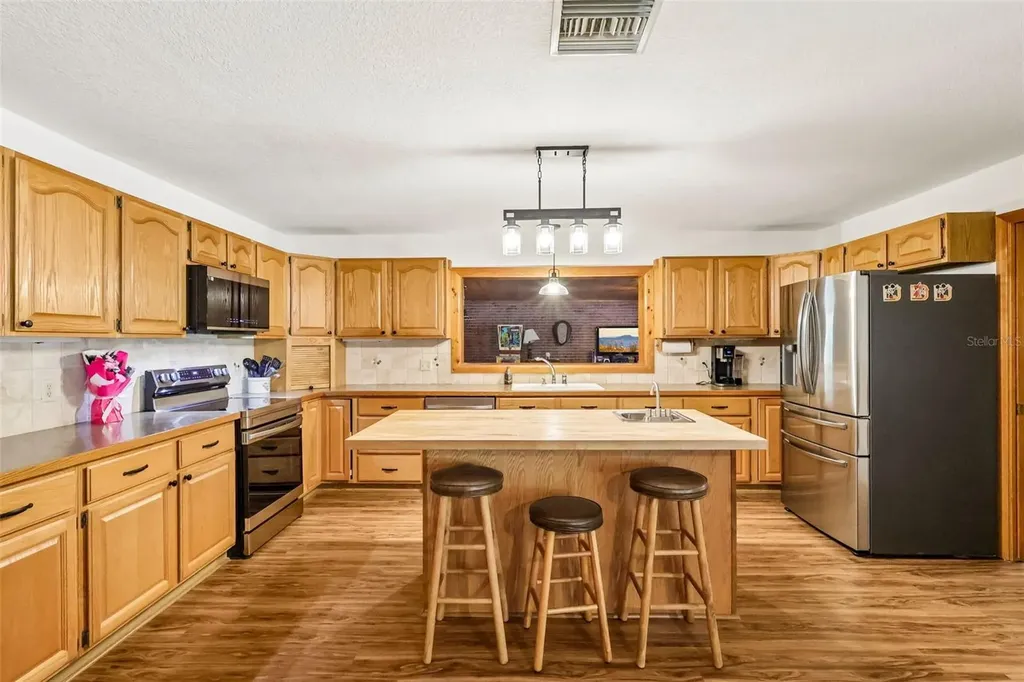 2685 Cr 564 Bushnell FL 33513