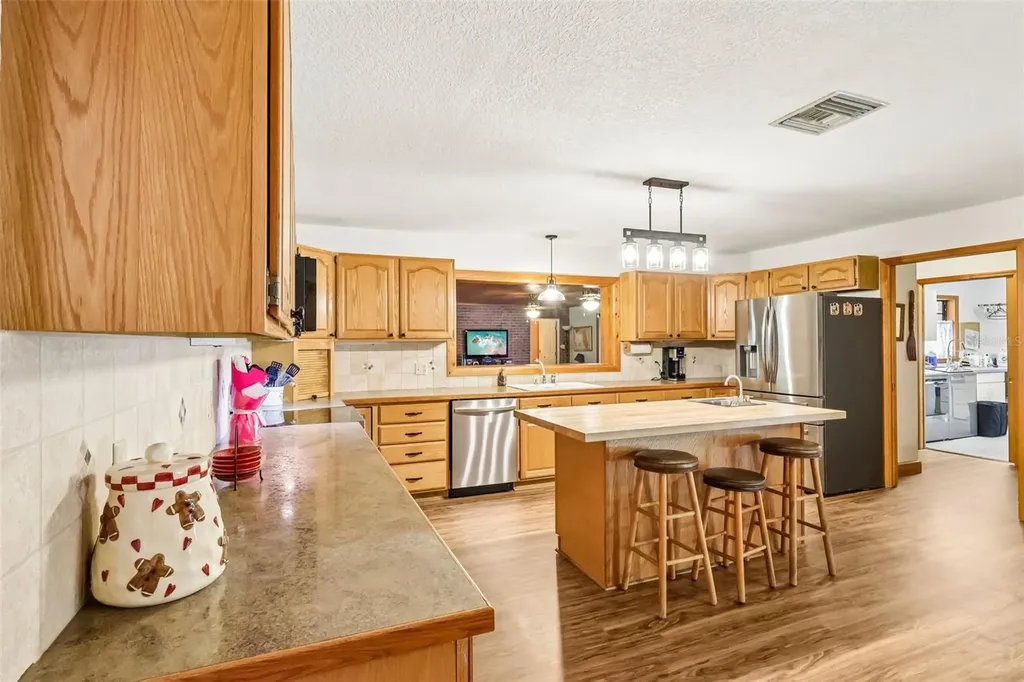 2685 Cr 564 Bushnell FL 33513