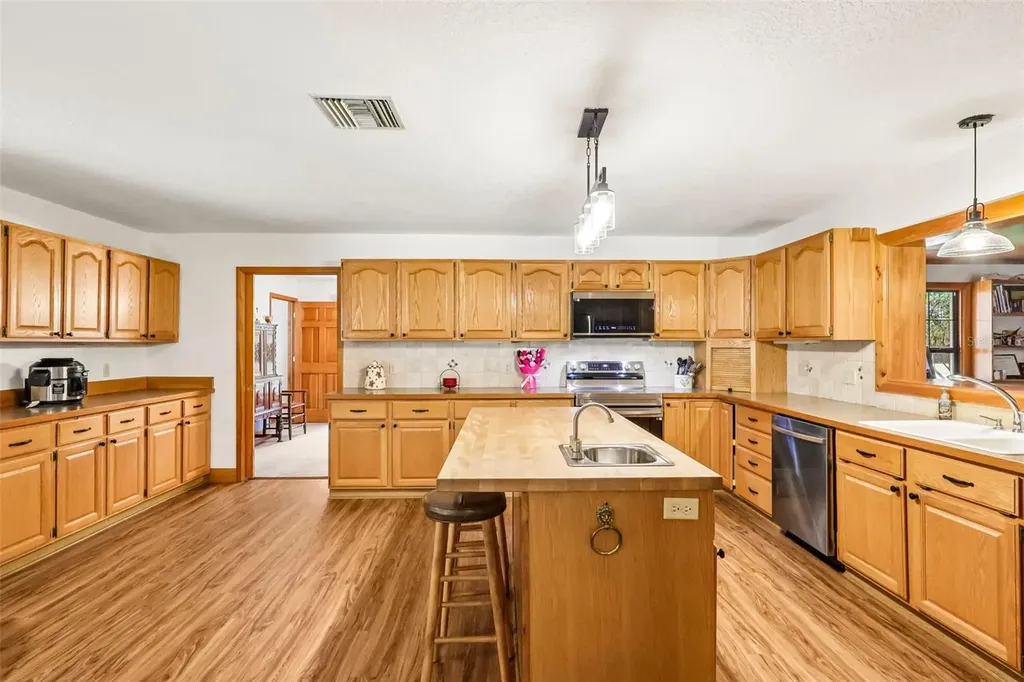 2685 Cr 564 Bushnell FL 33513