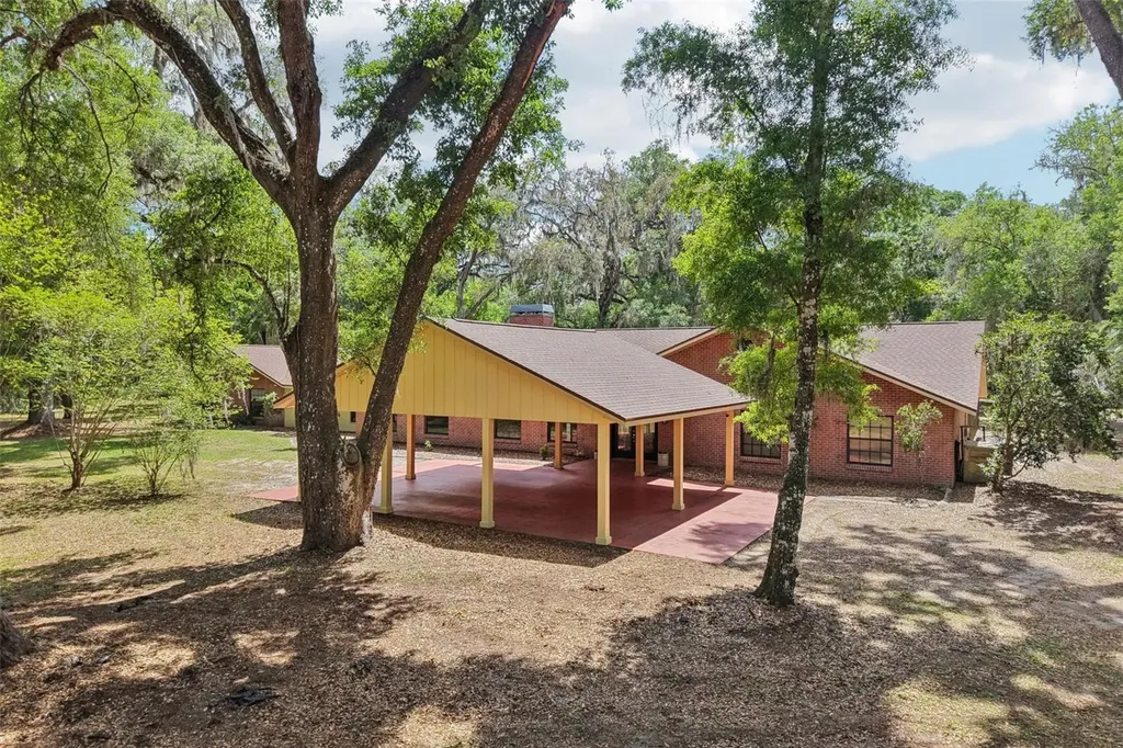 2685 Cr 564 Bushnell FL 33513