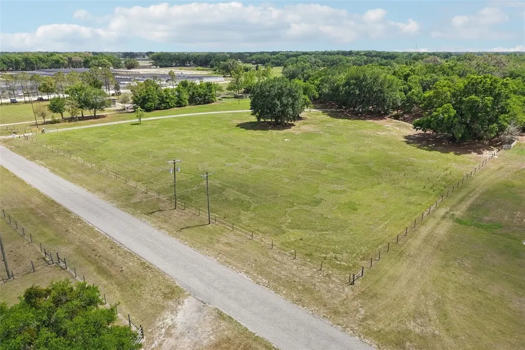 2685 Cr 564 Bushnell FL 33513