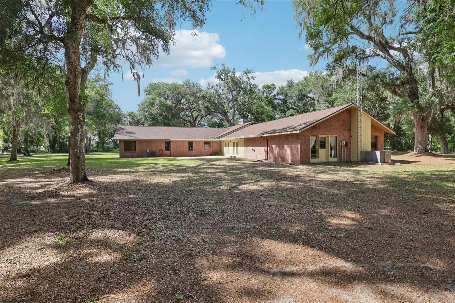 2685 Cr 564 Bushnell FL 33513