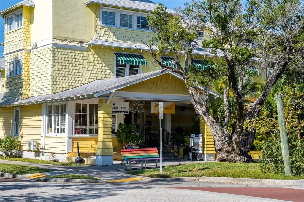 5925 Shore Boulevard S Gulfport FL 33707