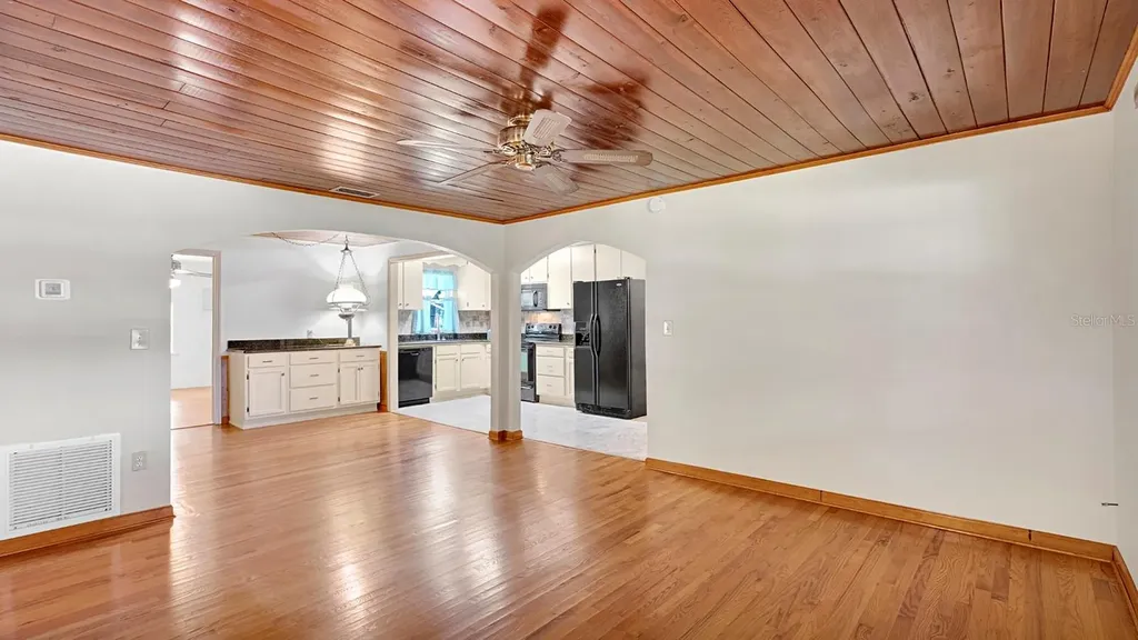 5824 Delta Street Orlando FL 32807