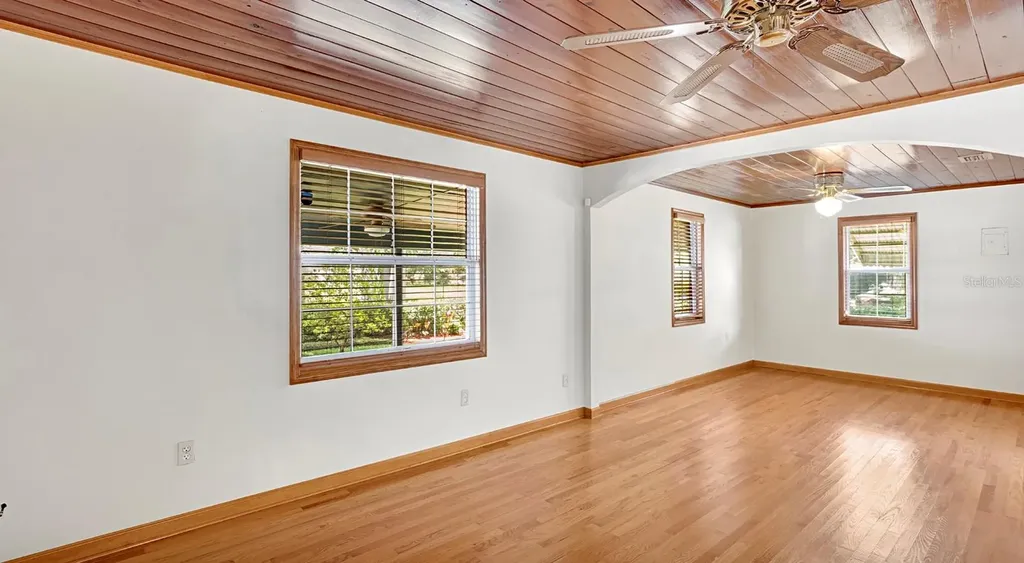 5824 Delta Street Orlando FL 32807
