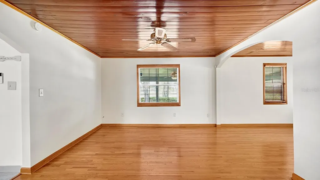 5824 Delta Street Orlando FL 32807