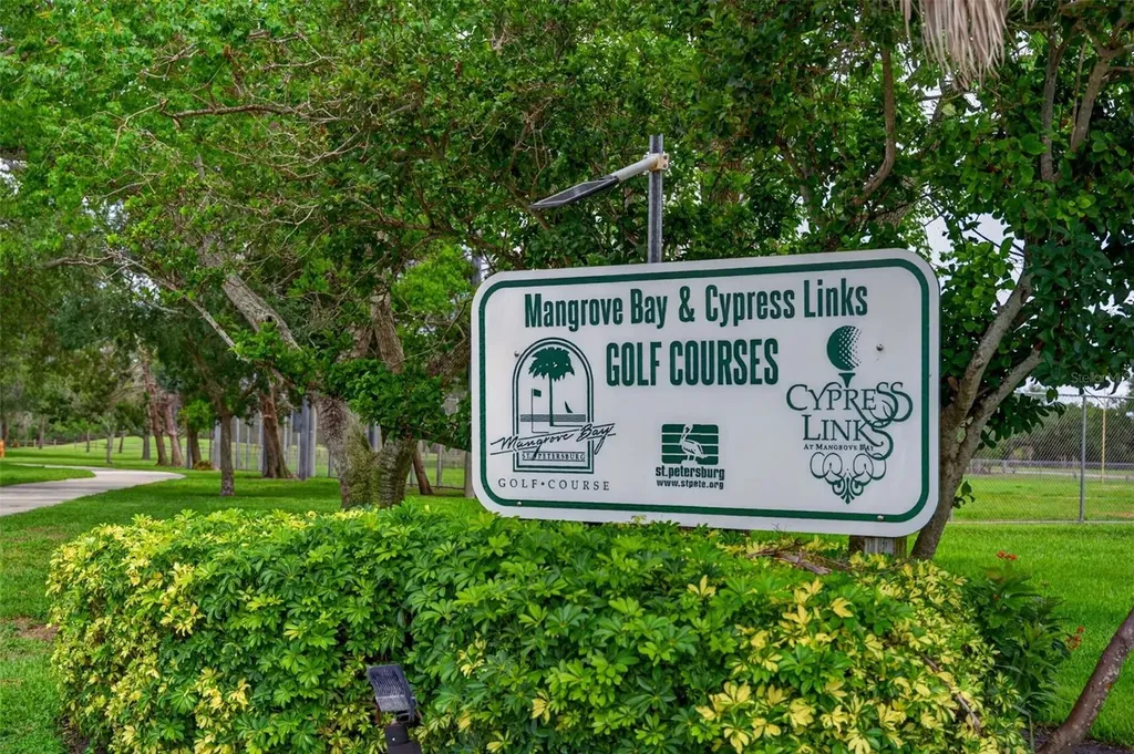 824 59th Ave NE St Petersburg FL 33703