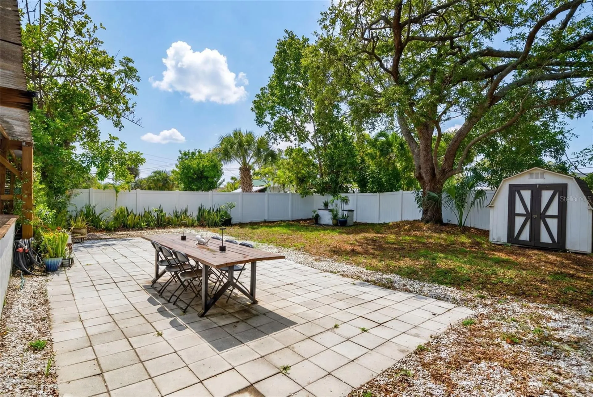 824 59th Ave NE St Petersburg FL 33703