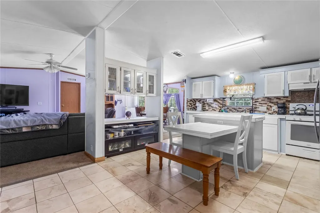 106 Arrowhead Point Road Hawthorne FL 32640
