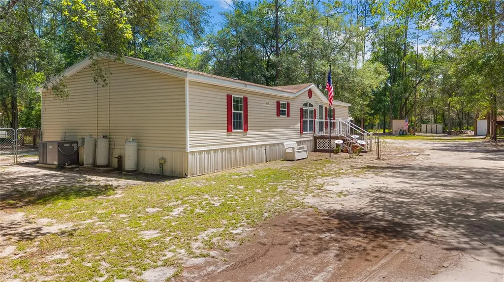106 Arrowhead Point Road Hawthorne FL 32640