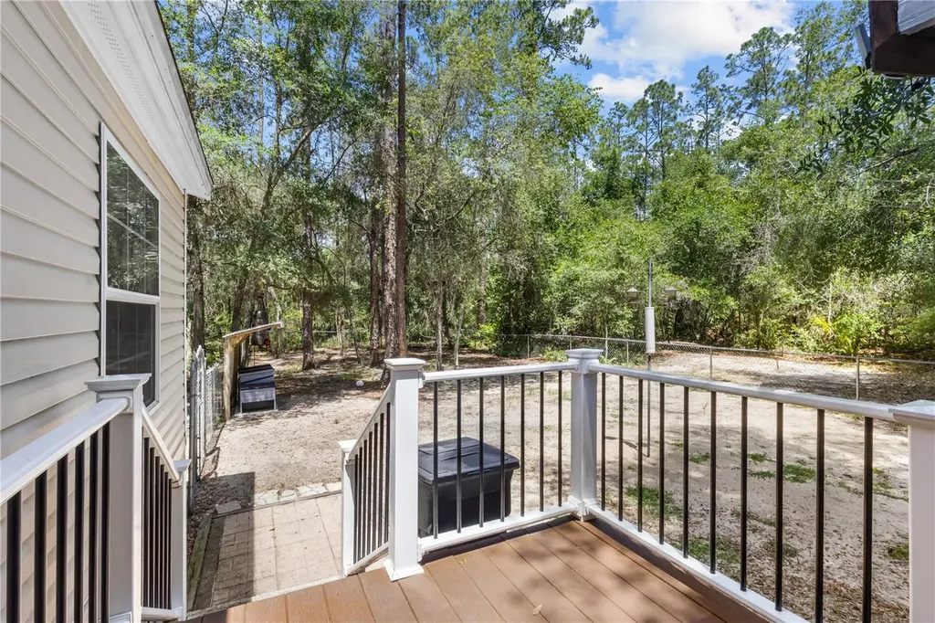 106 Arrowhead Point Road Hawthorne FL 32640