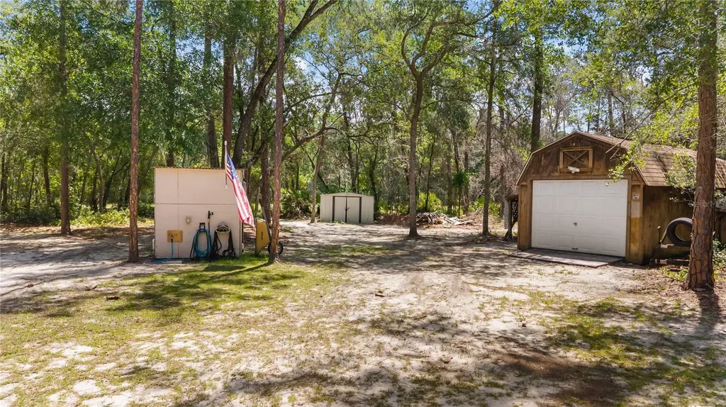 106 Arrowhead Point Road Hawthorne FL 32640