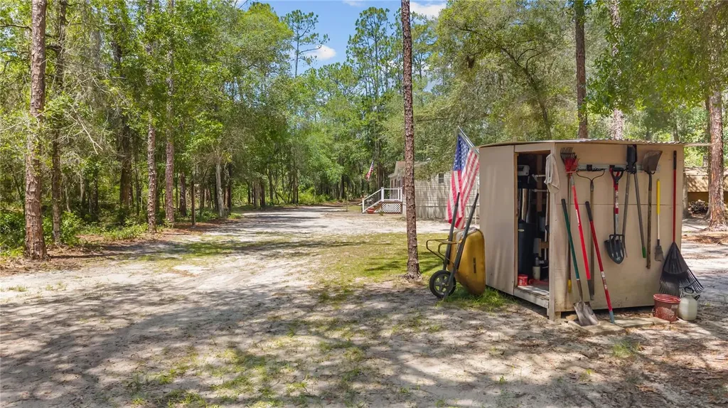 106 Arrowhead Point Road Hawthorne FL 32640