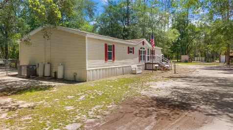 106 Arrowhead Point Road Hawthorne FL 32640