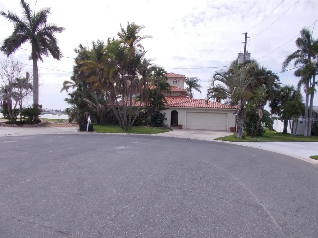 12570 4th Street E Treasure Island FL 33706