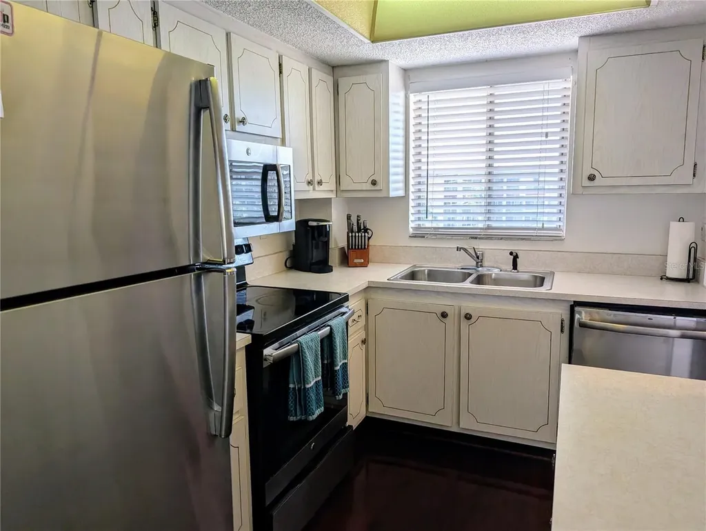 3963 Lake Bayshore Drive Bradenton FL 34205