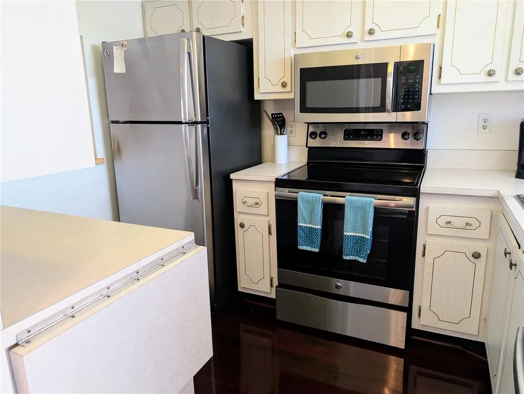 3963 Lake Bayshore Drive Bradenton FL 34205