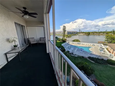 3963 Lake Bayshore Drive Bradenton FL 34205