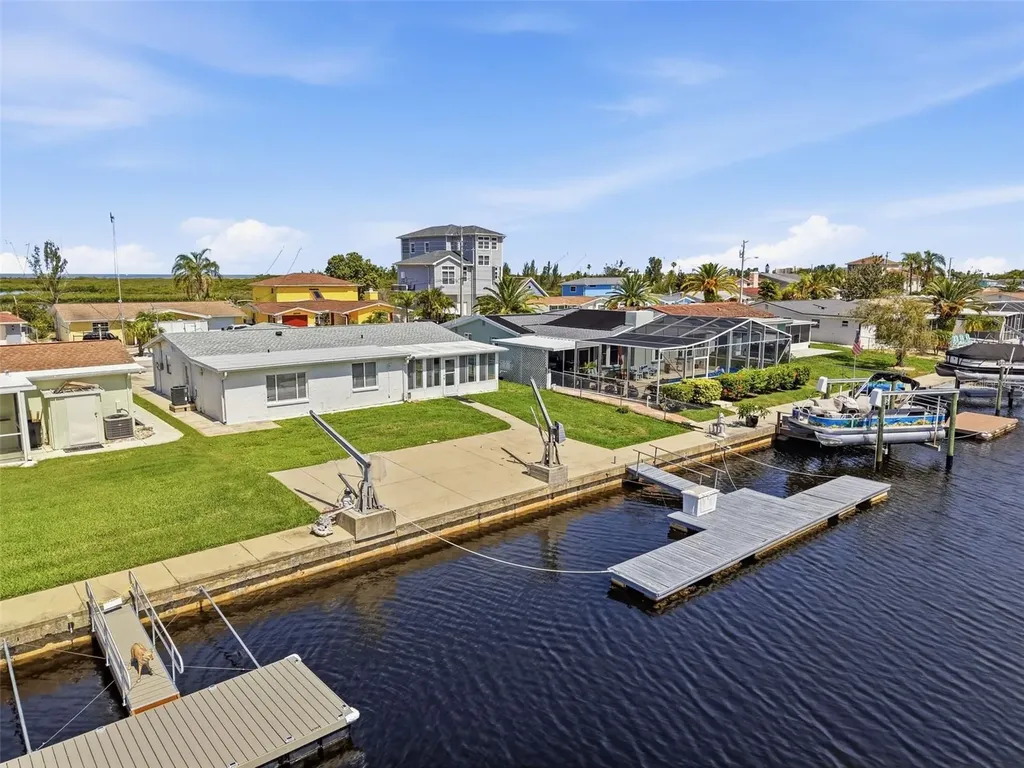 12800 5th Isle Hudson FL 34667